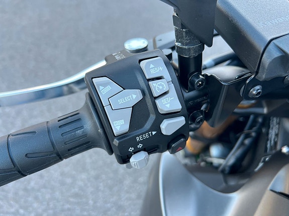 Kawasaki Z1100 SE Nyhet! Finns i lager - Köp Online 7 of 8