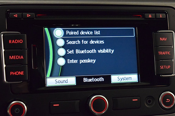 Volkswagen Passat 12 of 26