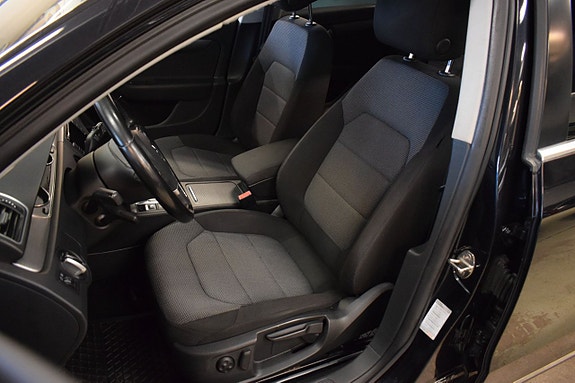 Volkswagen Passat 8 of 26