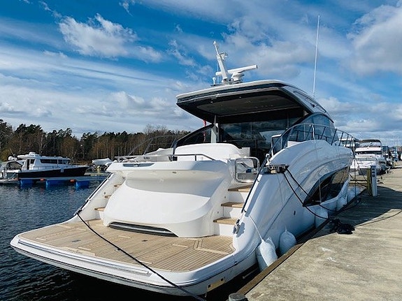 Princess V55 -2020 2 of 12