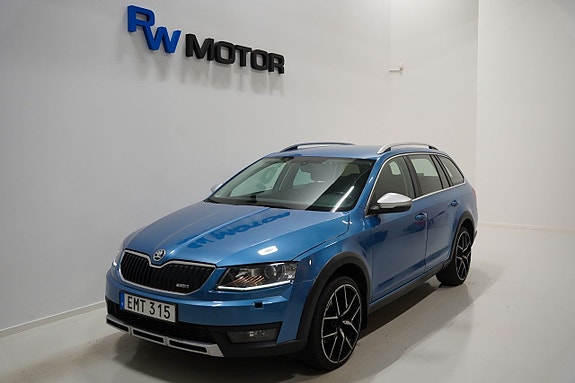 Skoda Octavia Scout 2 of 5