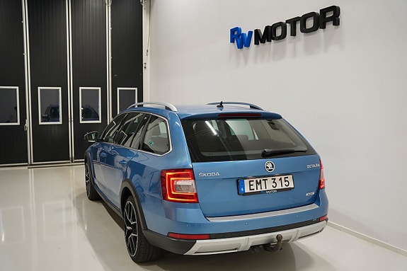 Skoda Octavia Scout 4 of 5