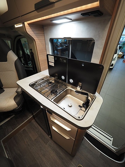 Knaus Van Ti 550 MF Mässerbjudande I AUT I 3500kg I Under 6m 9 of 18