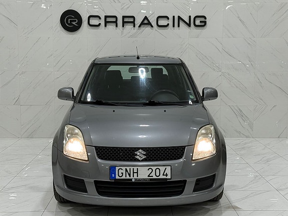 Suzuki Swift 2 of 5