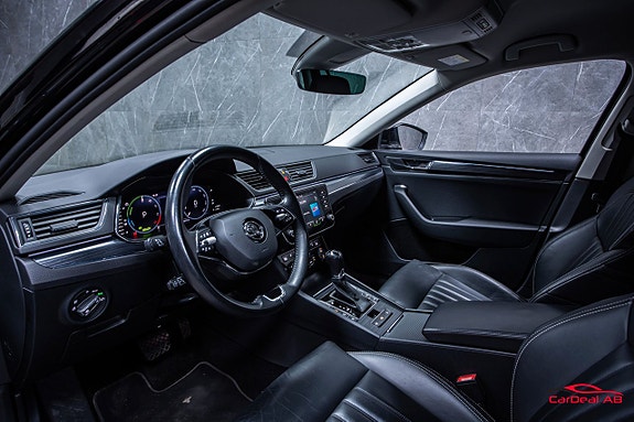 Skoda Superb 11 of 27