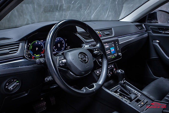 Skoda Superb 12 of 27