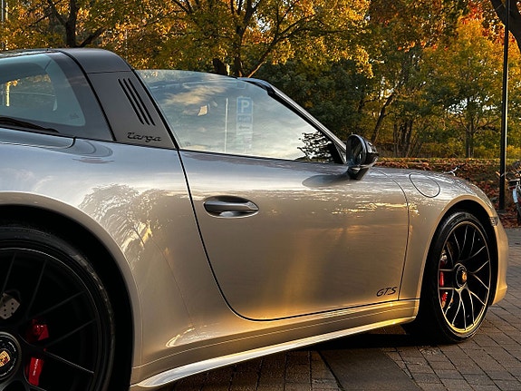 Porsche 911 Targa 4 GTS 4 of 5