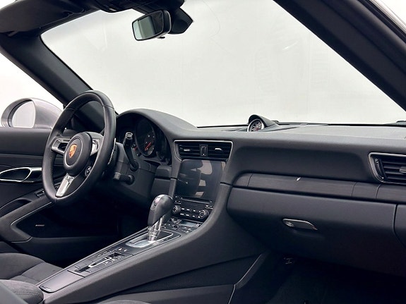 Porsche 911 Targa 4 GTS 14 of 16