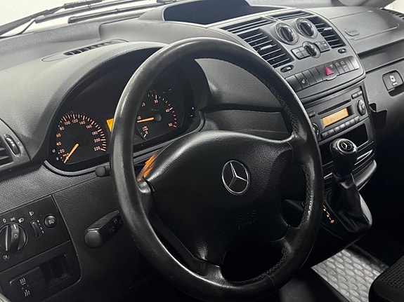 Mercedes-Benz Vito 113 2 of 5