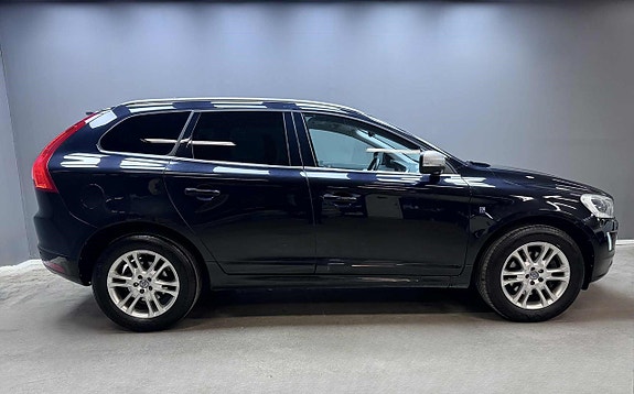 Volvo XC60 2 of 23
