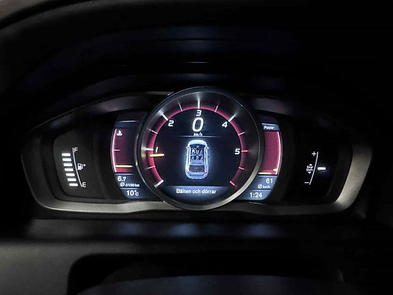 Volvo XC60 16 of 23