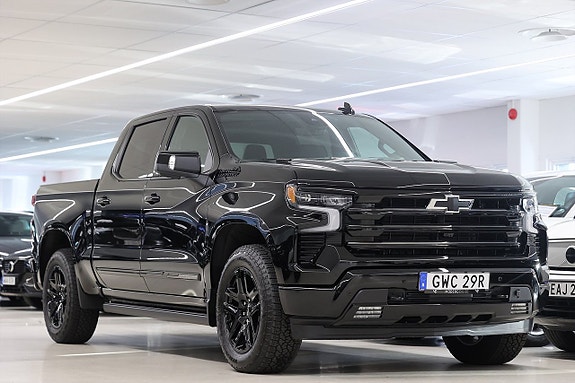 Chevrolet Silverado EV 6 of 26