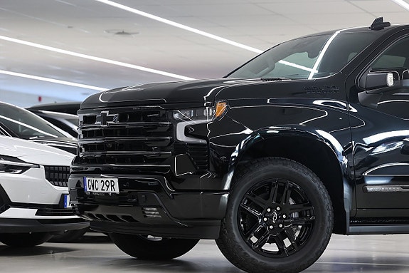 Chevrolet Silverado EV 4 of 26