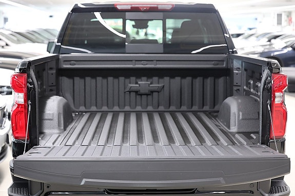 Chevrolet Silverado EV 9 of 26