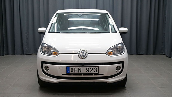 Volkswagen UP! 2 of 5