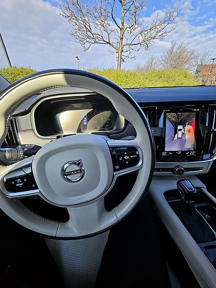 Volvo V90 Cross Country 6 of 13