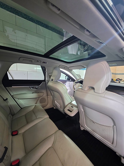 Volvo V90 Cross Country 13 of 17