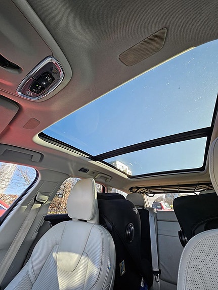 Volvo V90 Cross Country 9 of 13