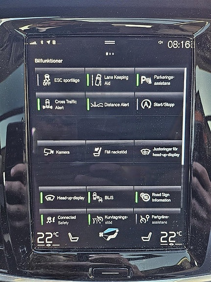 Volvo V90 Cross Country 11 of 13