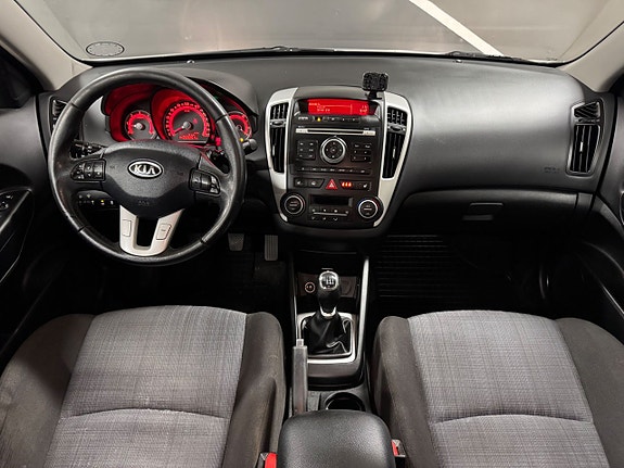 Kia Ceed 13 of 19