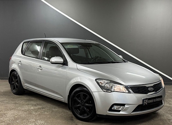Kia Ceed 3 of 5