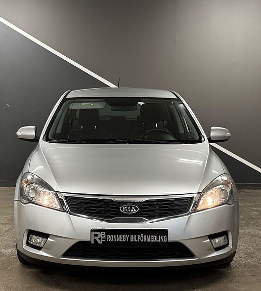 Kia Ceed 2 of 5