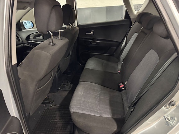 Kia Ceed 12 of 19