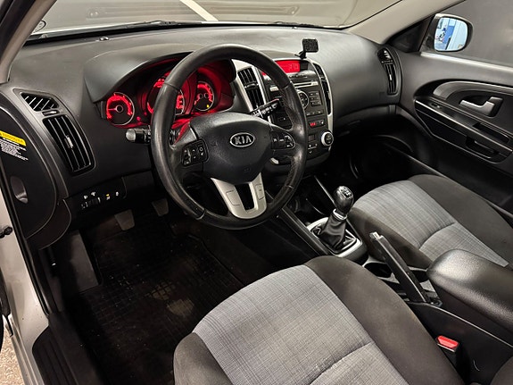 Kia Ceed 10 of 19