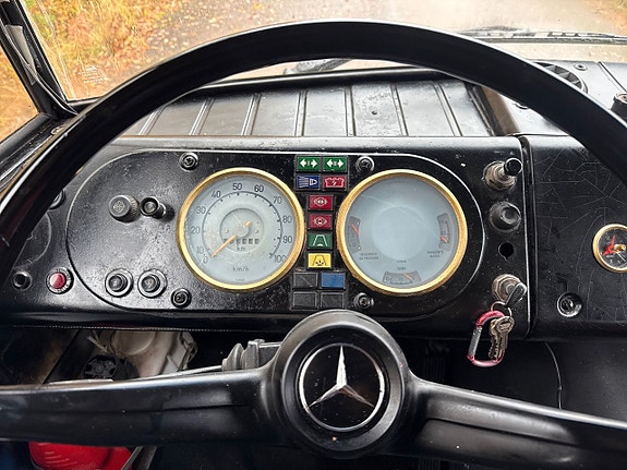 Mercedes-Benz T2 10 of 30