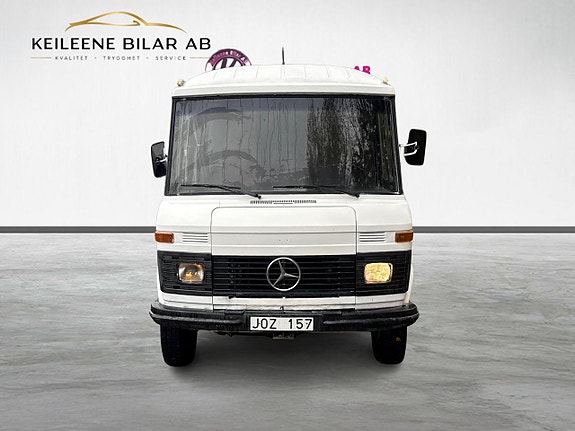 Mercedes-Benz 508 3 of 30