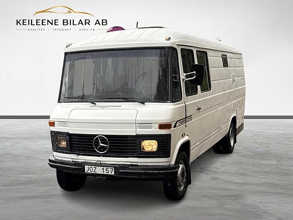 Mercedes-Benz 508 2 of 30