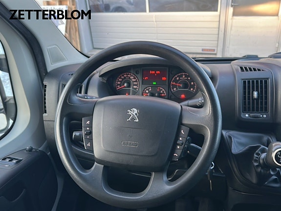 Peugeot Boxer 12 of 16