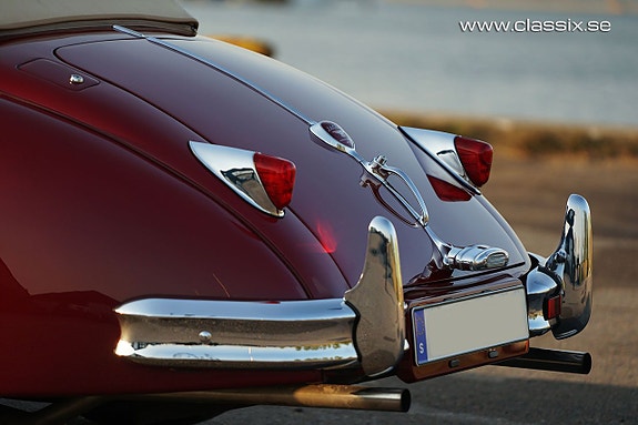 Jaguar XK140 18 of 30