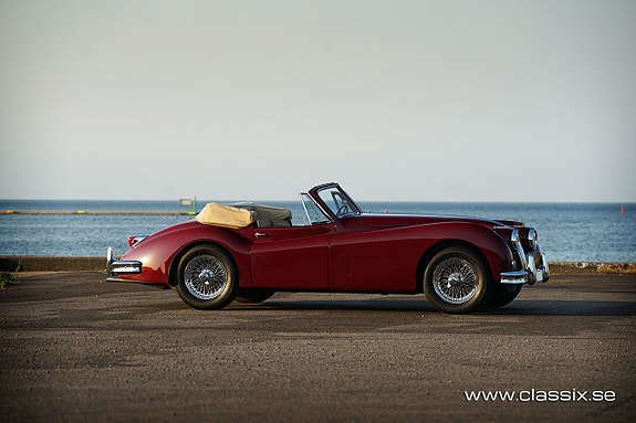 Jaguar XK140 8 of 30