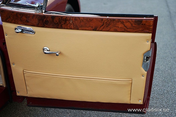 Jaguar XK140 12 of 30