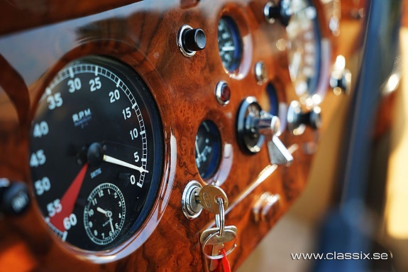 Jaguar XK140 3 of 5