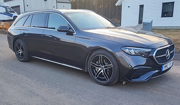 Mercedes-Benz E300 de 4 of 7
