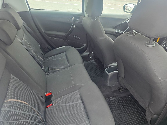 Peugeot 208 9 of 10