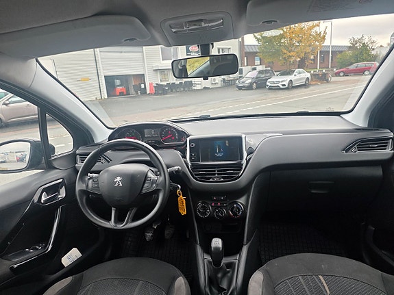 Peugeot 208 10 of 10