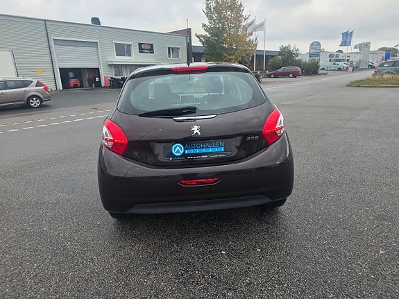 Peugeot 208 6 of 10