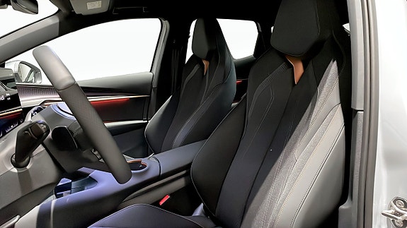 Cupra Tavascan 8 of 13