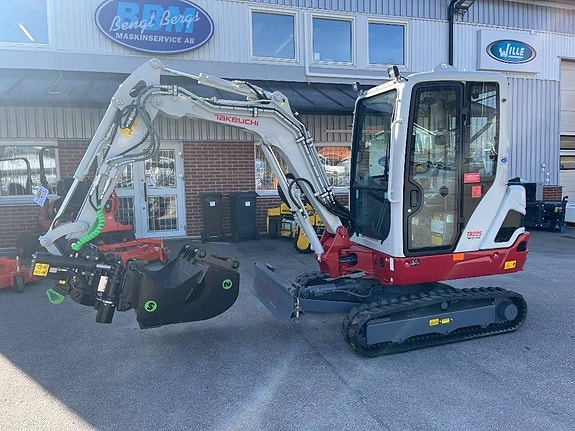 Takeuchi TB 225