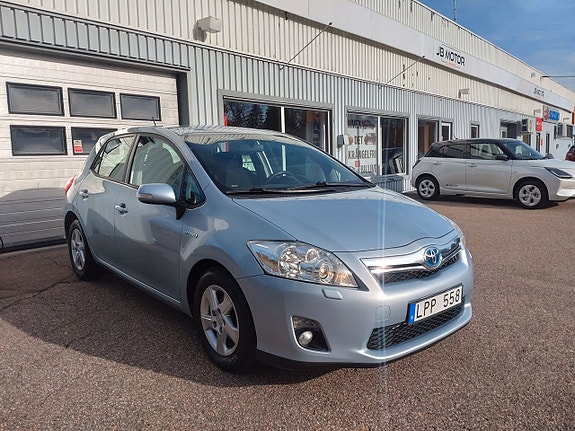 Toyota Auris 4 of 5