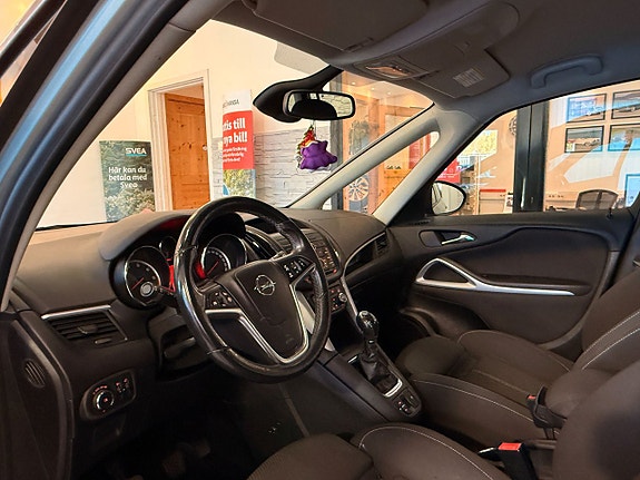 Opel Zafira Tourer 12 of 17
