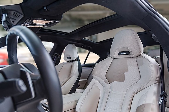 BMW 840i 22 of 30