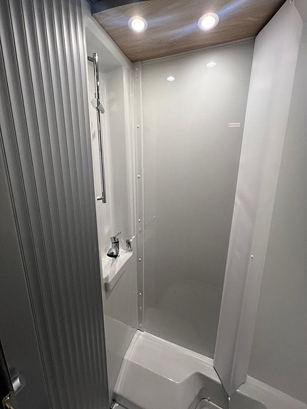 Knaus VAN TI PLUS PLATINUM SELECTION 650 MEG 12 of 14