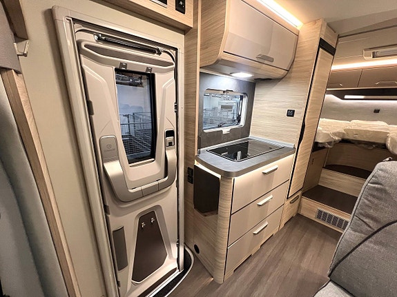 Knaus VAN TI PLUS PLATINUM SELECTION 650 MEG 8 of 14