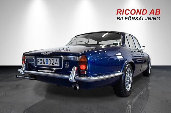 Jaguar XJ 12 of 20