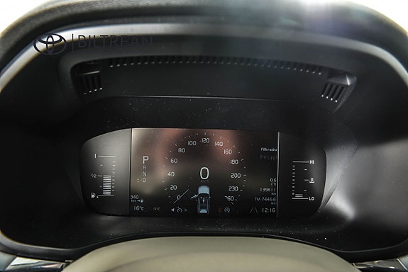 Volvo XC60 11 of 13