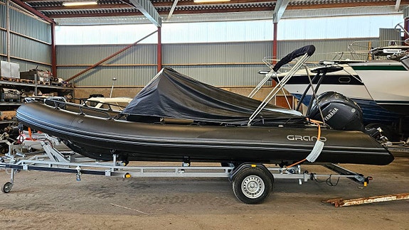 GRAND 650 Golden Line -23 utt 24 Yamaha F200 LCB -24 16 tim! 11 of 12